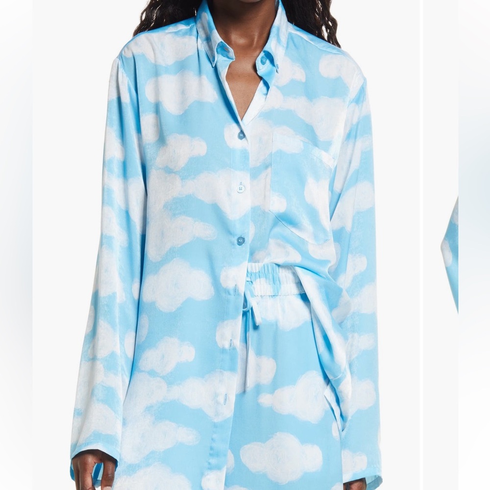 Cristina Martinez Gender Inclusive Oversize Nightshirt
Fluff Cloud Sz.M